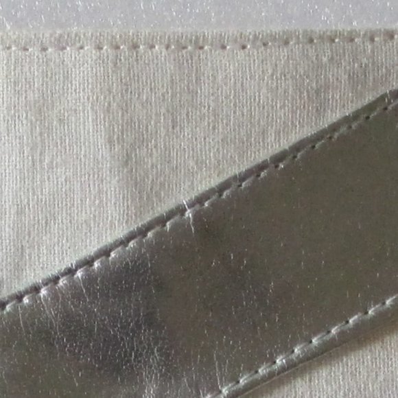 YVES SAINT LAURENT CLUTCH/MAKE-UP BAG - Picture 6 of 12